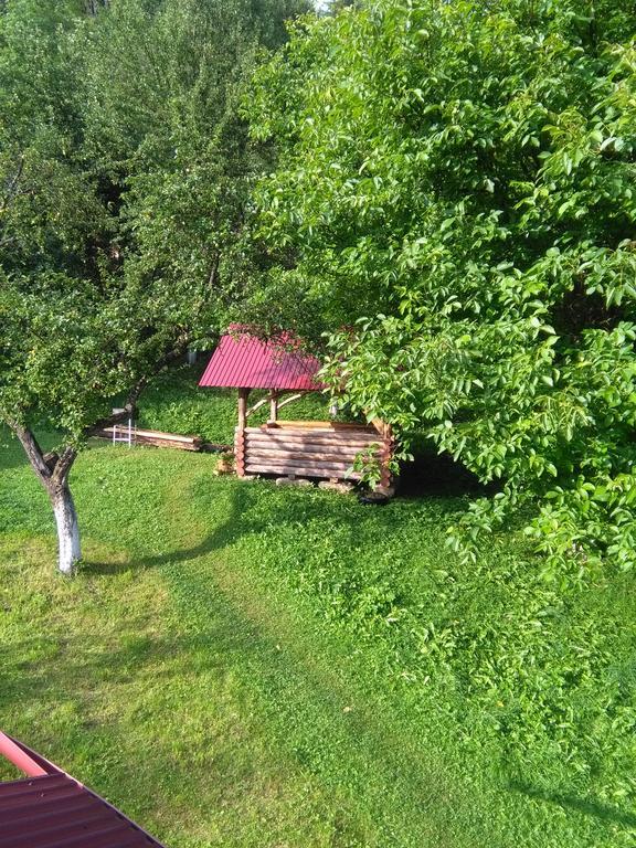Котедж "Барвінок" เวอร์คอฟเวอนา ภายนอก รูปภาพ