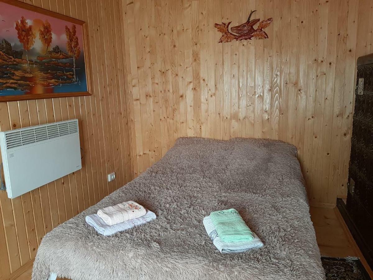 Котедж "Барвінок" เวอร์คอฟเวอนา ภายนอก รูปภาพ